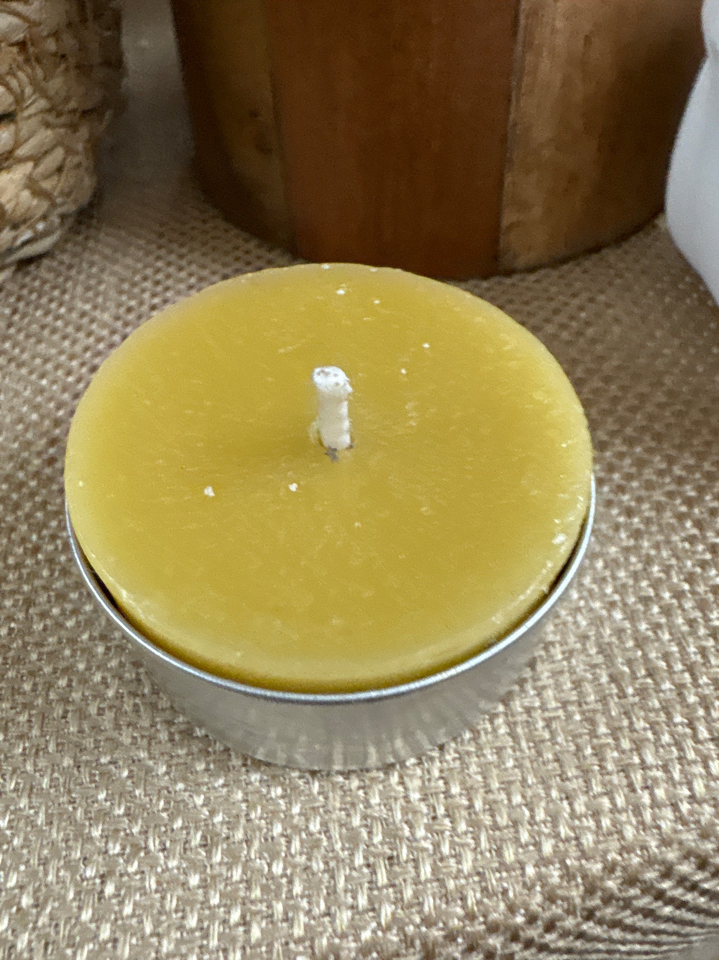 Beeswax tea light
